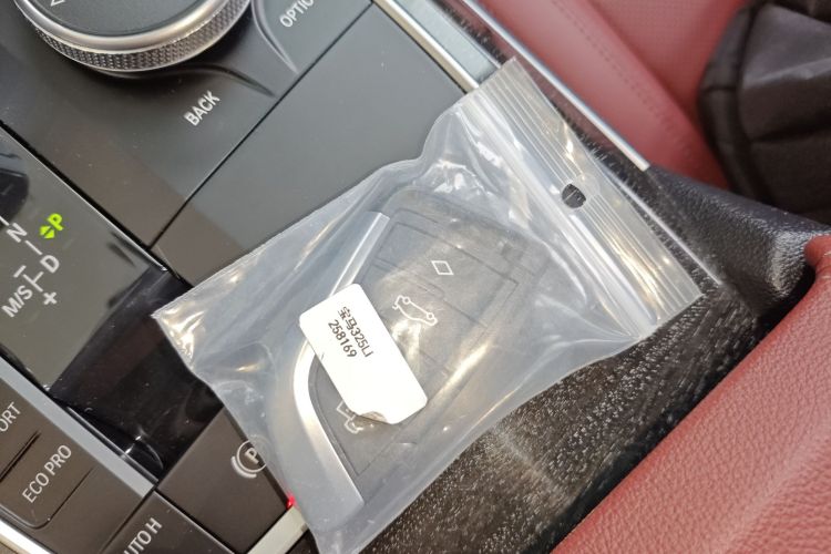 宝马3系 2022款 325Li M运动套装中控内饰7001