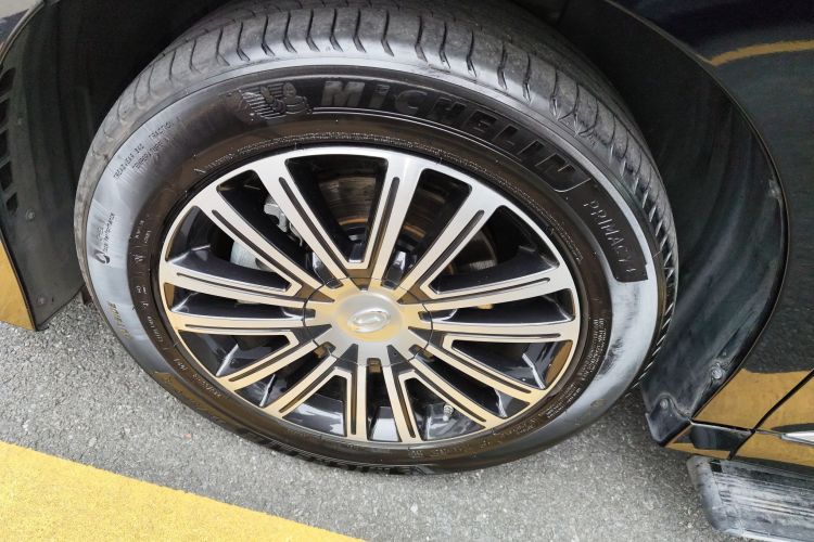 广汽传祺 传祺M8 2021款 领秀系列 390T 尊贵版车身外观6007