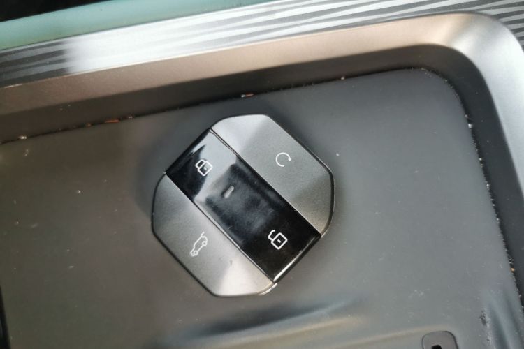 捷途自由者 2025款 2.0TD 自动XWD征服中控内饰11