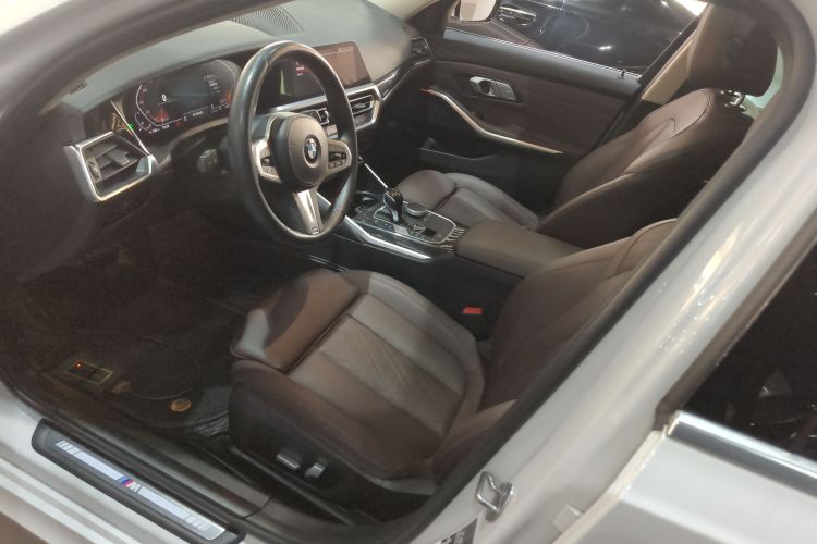 宝马3系 2022款 325Li M运动套装中控内饰19