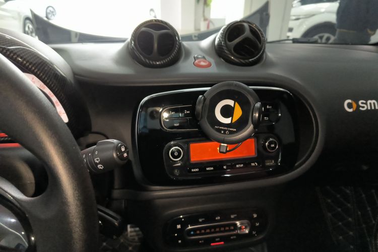 smart fortwo 2018款 1.0L 52千瓦硬顶灵动版 国V中控内饰16