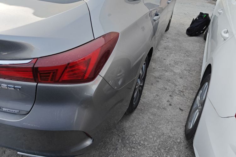 长安 逸动 2020款 PLUS 1.6L GDI 自动豪华型车身外观6006