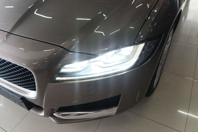 捷豹XFL 2019款 XFL 2.0T 250PS 四驱尊享版局部细节36