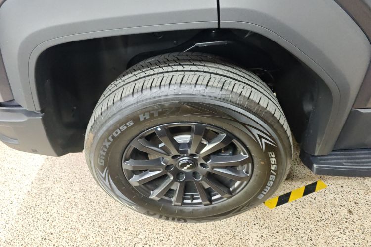 方程豹 豹5 2023款 领航版车身外观6008