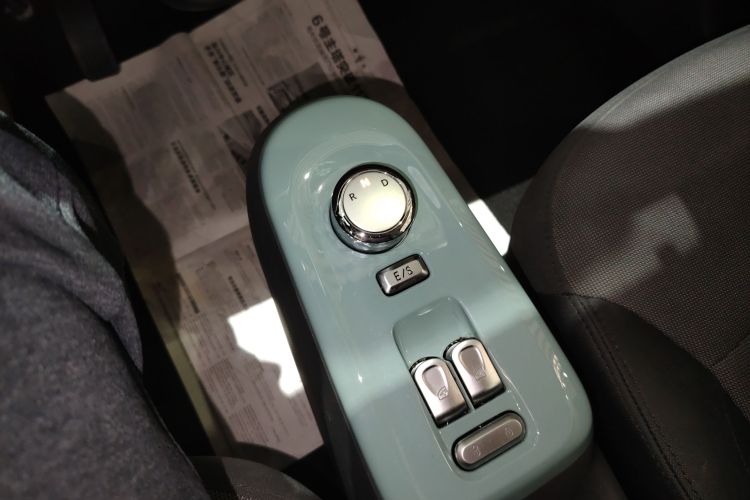 长安启源 长安Lumin 2023款 205km 香沁款中控内饰18