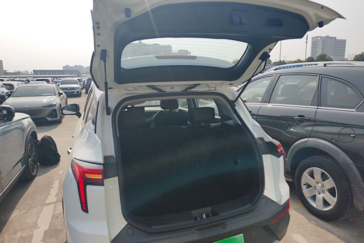 思皓E40X 2022款 商务版机舱底盘23