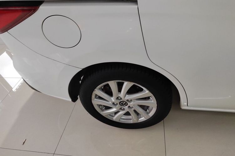 马自达5 2013款 2.0L 手动舒适型车身外观6008