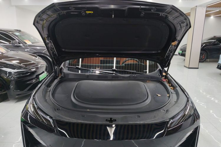 深蓝汽车 深蓝S07 2025款 215Max 华为乾崑智驾ADS SE增程版机舱底盘24