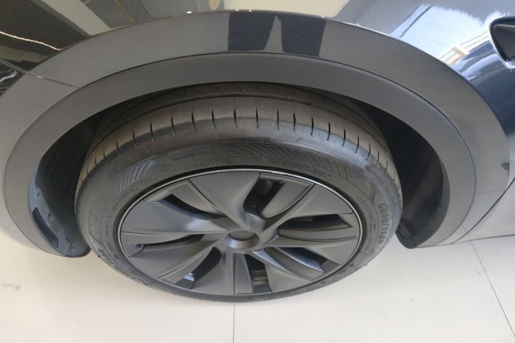 特斯拉 Model Y 2024款 后轮驱动版车身外观6007