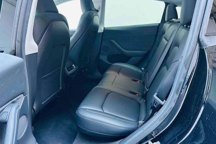 特斯拉 Model Y 2023款 长续航全轮驱动版中控内饰21