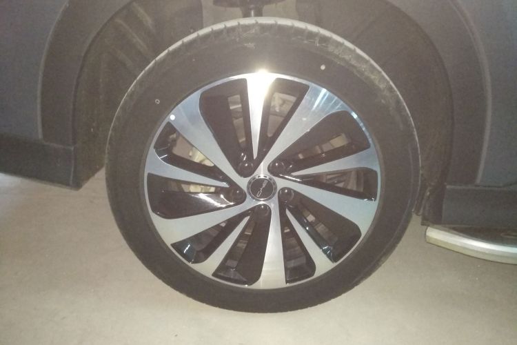 比亚迪 宋PLUS新能源 2023款 冠军版 DM-i 110KM 旗舰PLUS车身外观6006