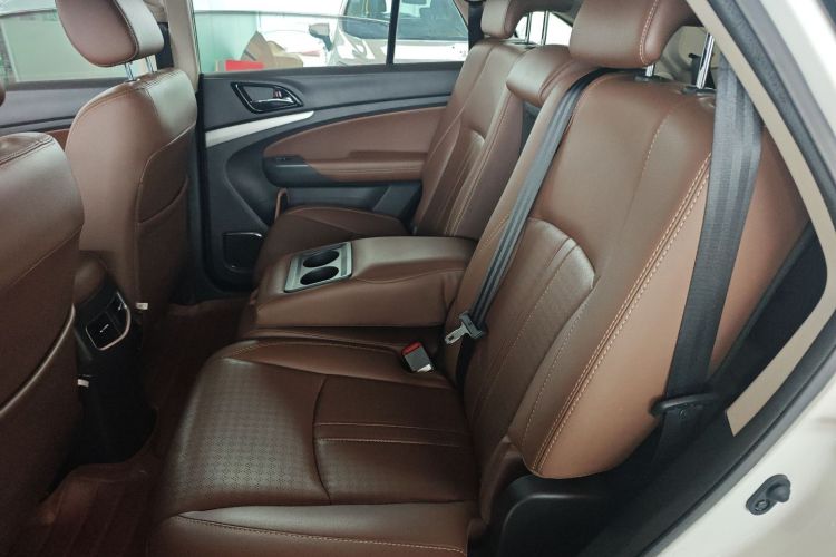 比亚迪S7 2015款 1.5T 升级版 手动尊贵型中控内饰21