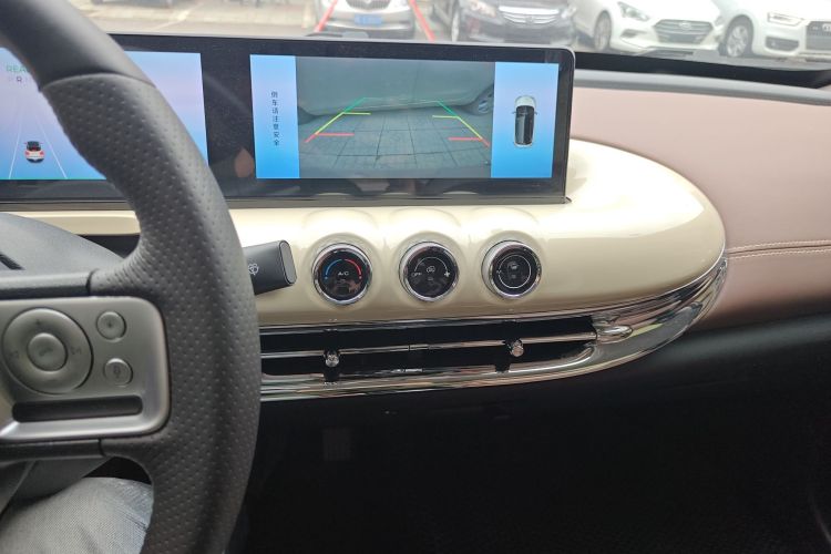 五菱汽车 五菱缤果 2023款 333km 灵犀互联款中控内饰16
