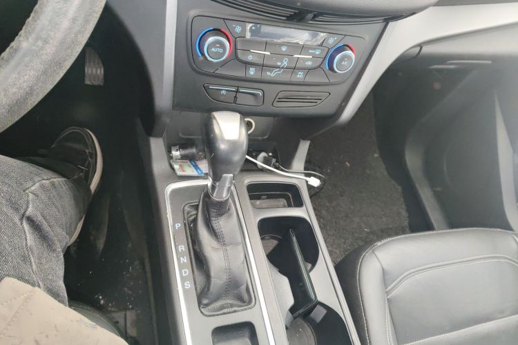 福特 翼虎 2017款 EcoBoost 180 两驱铂翼型局部细节18