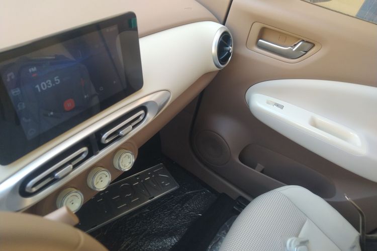 五菱汽车 宏光MINIEV 2025款 四门版 臻享+款中控内饰16