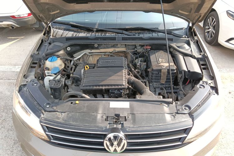 大众 速腾 2017款 1.6L 自动舒适型机舱底盘24