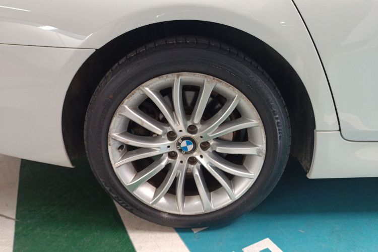 宝马5系 2014款 525Li 豪华设计套装车身外观6008