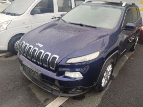 Jeep 自由光 2016款 2.0L 优越版