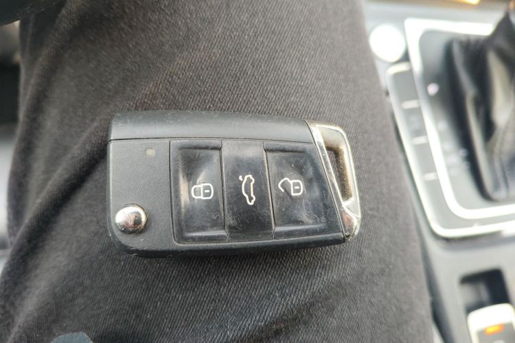 大众 高尔夫 2018款 280TSI 自动R-Line型中控内饰11