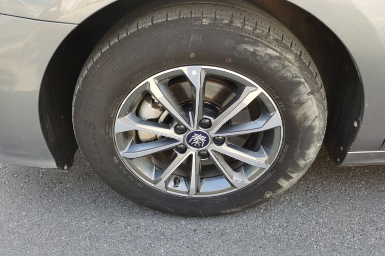 比亚迪 秦PLUS 2023款 冠军版 DM-i 55KM领先型车身外观6007