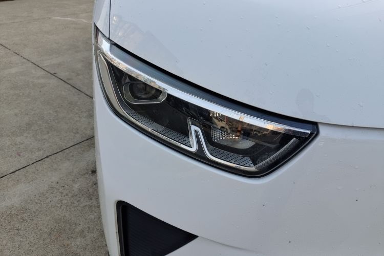 五菱汽车 五菱扬光 2025款 400km 客车版舒适型车身外观8