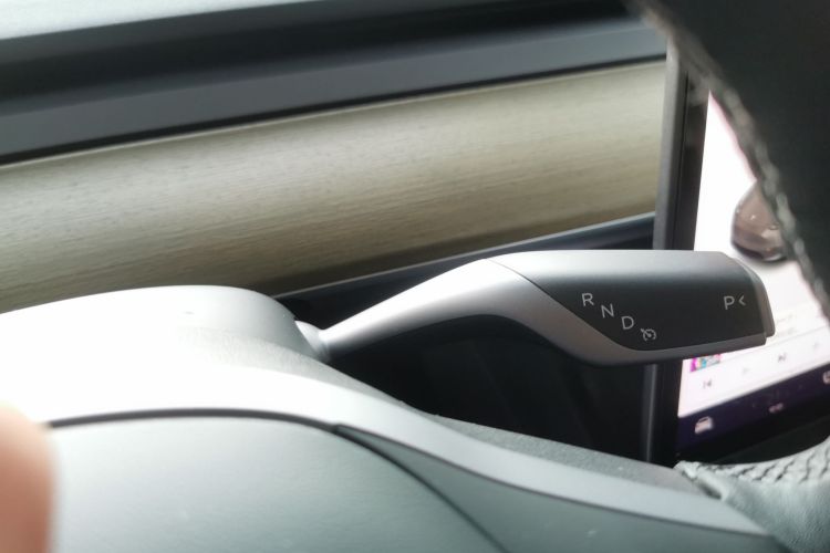 特斯拉 Model Y 2021款 长续航全轮驱动版中控内饰18