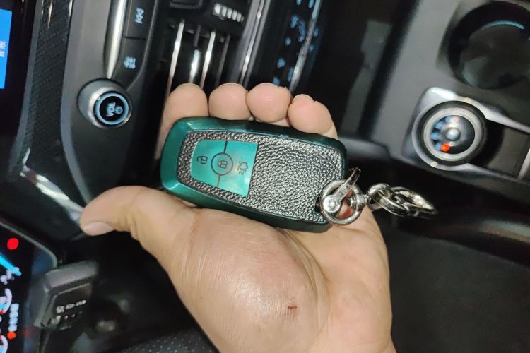 福特 福克斯 2020款 三厢 EcoBoost 180 自动ST Line中控内饰11