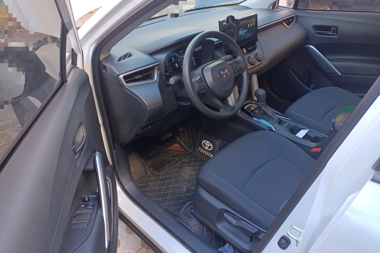 丰田 卡罗拉锐放 2023款 2.0L 先锋版中控内饰20