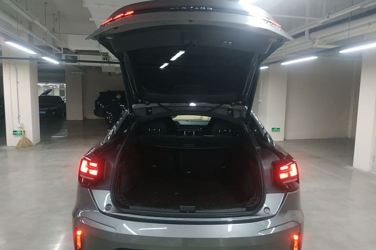 领克05 2020款 2.0TD 四驱劲Plus中控内饰23