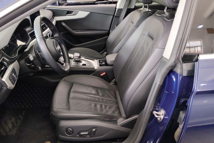 奥迪A5 2017款 Sportback 40 TFSI 时尚型中控内饰19