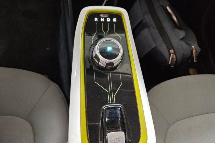 长安欧尚 奔奔E-Star 2021款 国民版 心悦版（快充版）磷酸铁锂（31.18kWh）中控内饰18