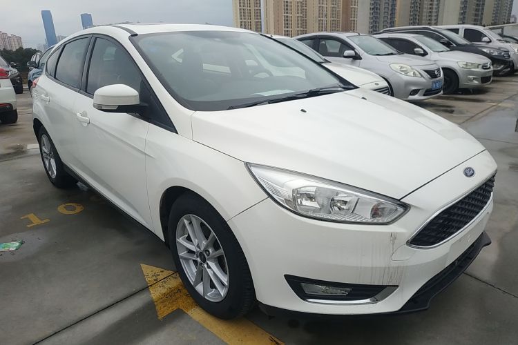 福特 福克斯 2015款 两厢 1.6L 自动风尚型车身外观3