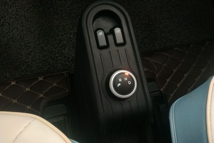 五菱汽车 宏光MINIEV 2020款 自在款 磷酸铁锂中控内饰18