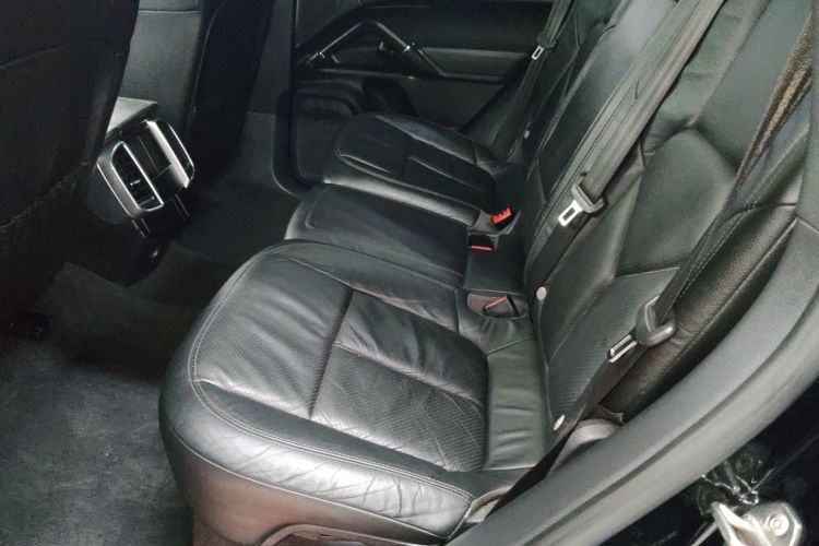 保时捷Cayenne（平行进口）中控内饰7004