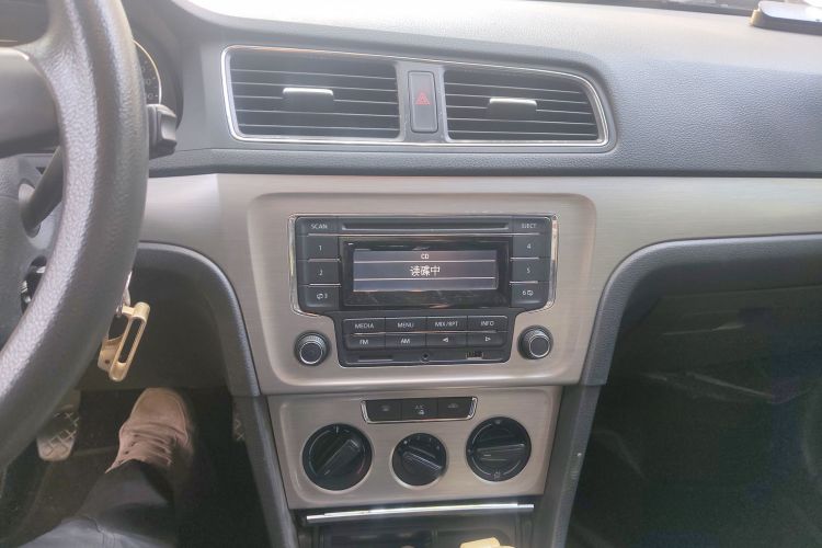 大众 朗逸 2013款 改款 1.4TSI 手动舒适版中控内饰16