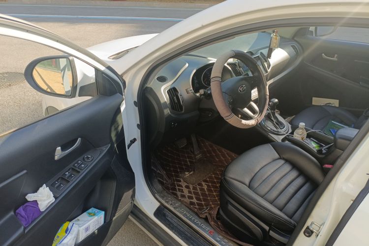 起亚 智跑 2016款 2.0L 自动两驱版GL中控内饰20