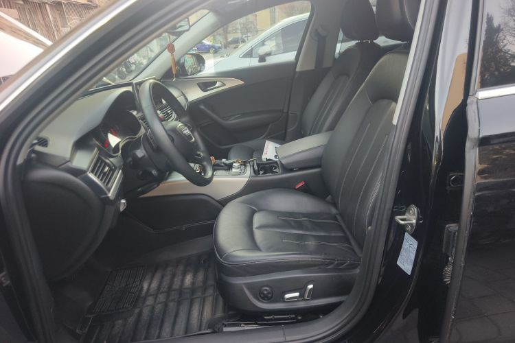 奥迪A6L 2018款 30周年年型 35 TFSI 运动型中控内饰19