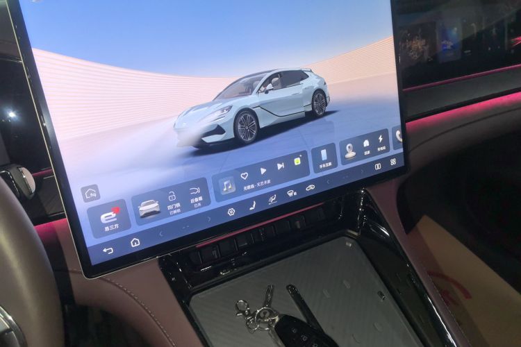 腾势Z9GT 2024款 1100四驱Pro版中控内饰16