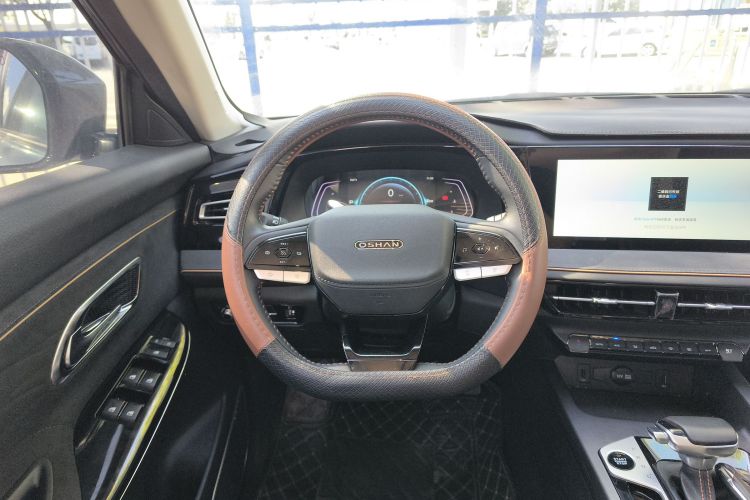 长安欧尚X7 PLUS 2023款 畅享版 1.5T自动尊贵型 7座中控内饰13