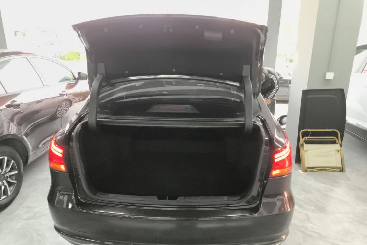 长安 睿骋CC 2018款 1.5T 自动智雅型 国V机舱底盘23