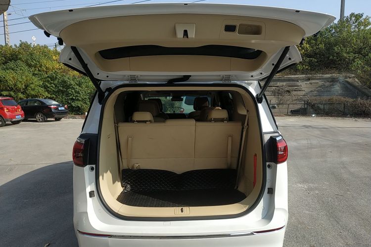 别克GL8 2023款 ES陆尊 尊享型机舱底盘23