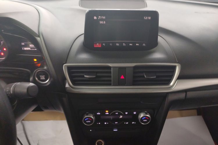 马自达3 昂克赛拉 2019款 云控版 三厢 1.5L 自动豪华型 国VI中控内饰16