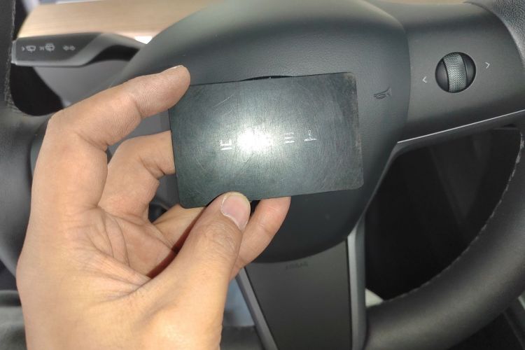 特斯拉 Model Y 2022款 后轮驱动版中控内饰11