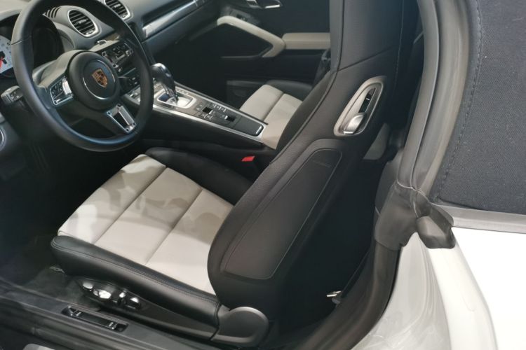 保时捷718 2022款 Boxster T 2.0T中控内饰7004