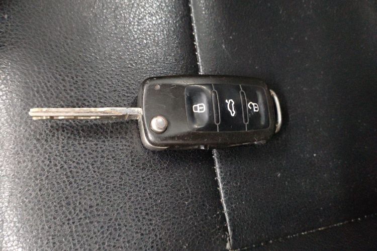 大众 朗逸 2013款 改款经典 1.6L 自动风尚版中控内饰7001