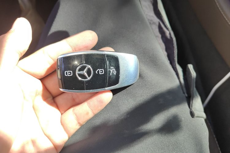 奔驰E级 2018款 改款 E 300 L 豪华型中控内饰7001