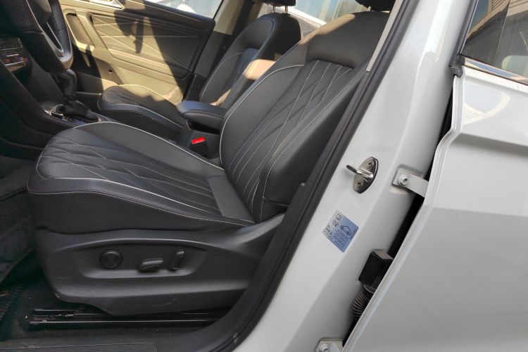 大众 途观L 2024款 300TSI 自动两驱智享版局部细节19