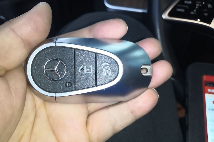 奔驰C级 2022款 C 260 L中控内饰7001