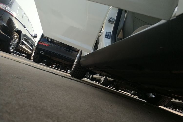 福特 福克斯 2015款 三厢 1.6L 手动舒适型局部细节9001