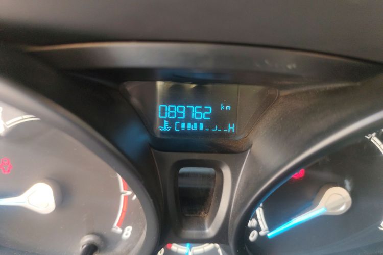 福特 嘉年华 2013款 两厢 1.5L 手动风尚型中控内饰15